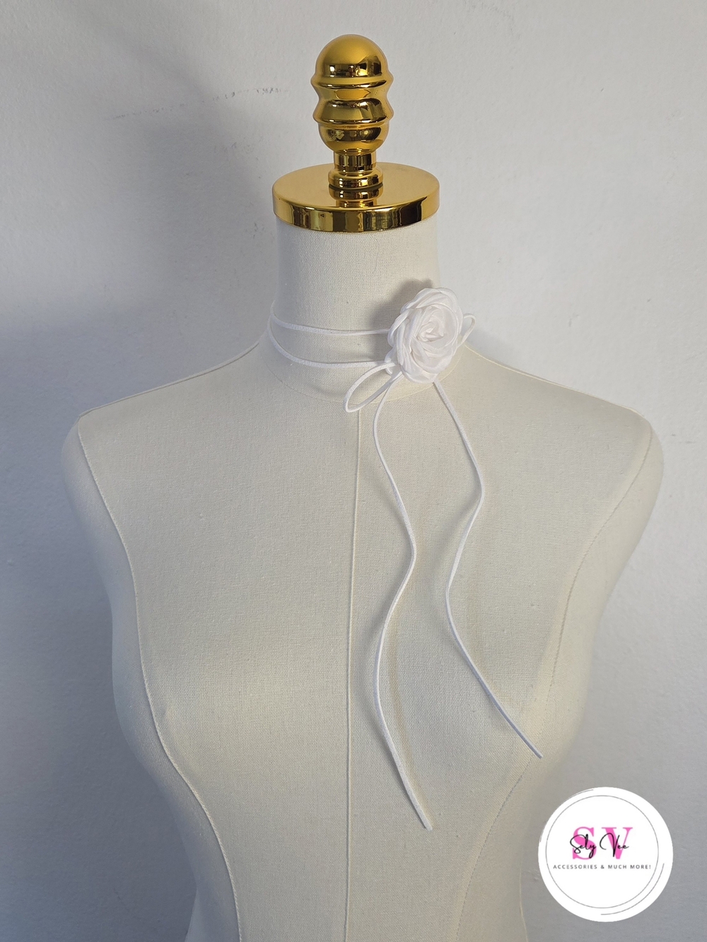 Small White rose choker with adjustable ties